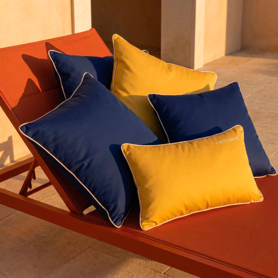 Taie d'oreiller satin de coton Uni piping - Or miel / Bleu marine